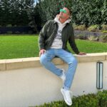 Paddy McGuinness Instagram - This could be the last day of sunshine before winter kicks in! I held this position for a solid hour. 😎 #weekend #saturday #sunshine