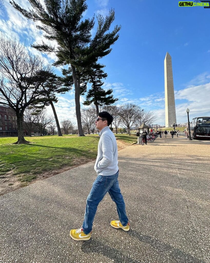 Pathompong Reonchaidee Instagram - ยังไม่หนาวพอ กินไอติมเติมความหนาวไปอีก. Washington D.C.