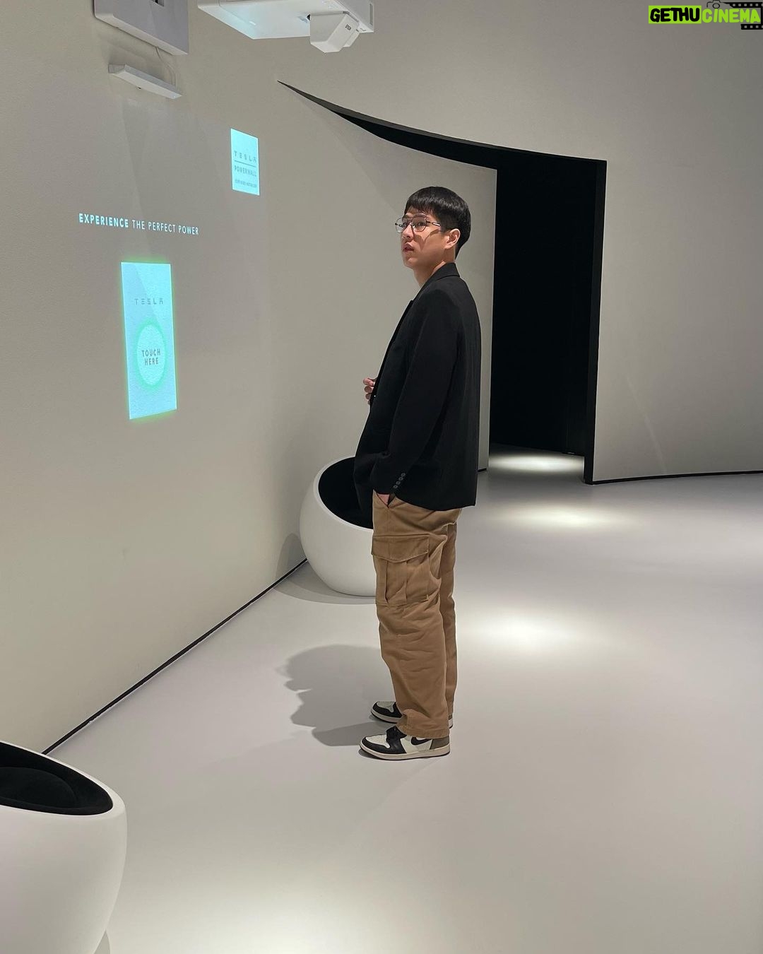 Pathompong Reonchaidee Instagram - 👀
