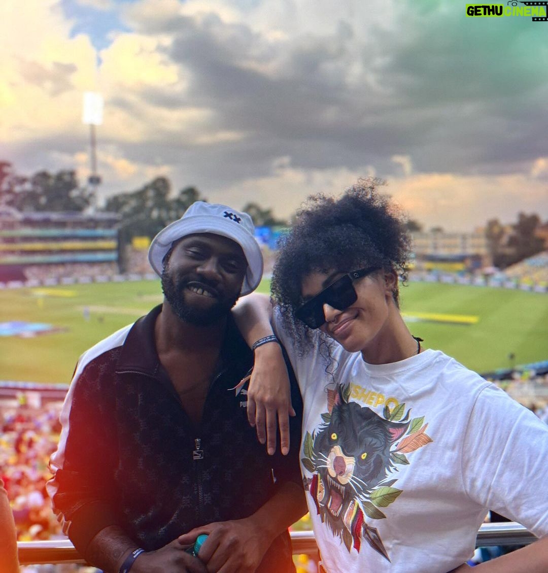 Pearl Thusi Instagram - The reason we came outside !!! 🏏 Shout out to my people at #betway #sa20 @sa20_league shout out to my bro @reasonhd_ for pulling up!