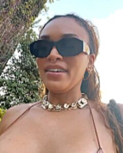 Pearl Thusi Instagram - On this trip, I ate so much bread I gained about 6 KG in a week. I hope the bread in my bank account treats my bottom line the same way the bread in France treated my actual bottom. You need to be spongy 🧽 for this bikini bottom ok!? Ok! Bob!!!! Accessories from @preview_accessories Cannes
