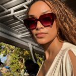 Pearl Thusi Instagram - It’s giving Zimbabwe ! 🥰😋 A girl who loves her beet-ruti & Kosolo 🥰 #latepost Zimbabwe, Africa