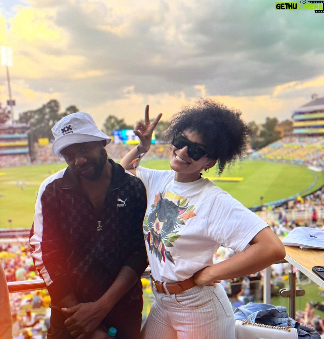 Pearl Thusi Instagram - The reason we came outside !!! 🏏 Shout out to my people at #betway #sa20 @sa20_league shout out to my bro @reasonhd_ for pulling up!