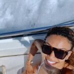 Pearl Thusi Instagram - Boatful of booties, bosoms and beauties having a ball with some banter and baffoonery. Btw @robinthede on content is major 🔑🚨 Happiness