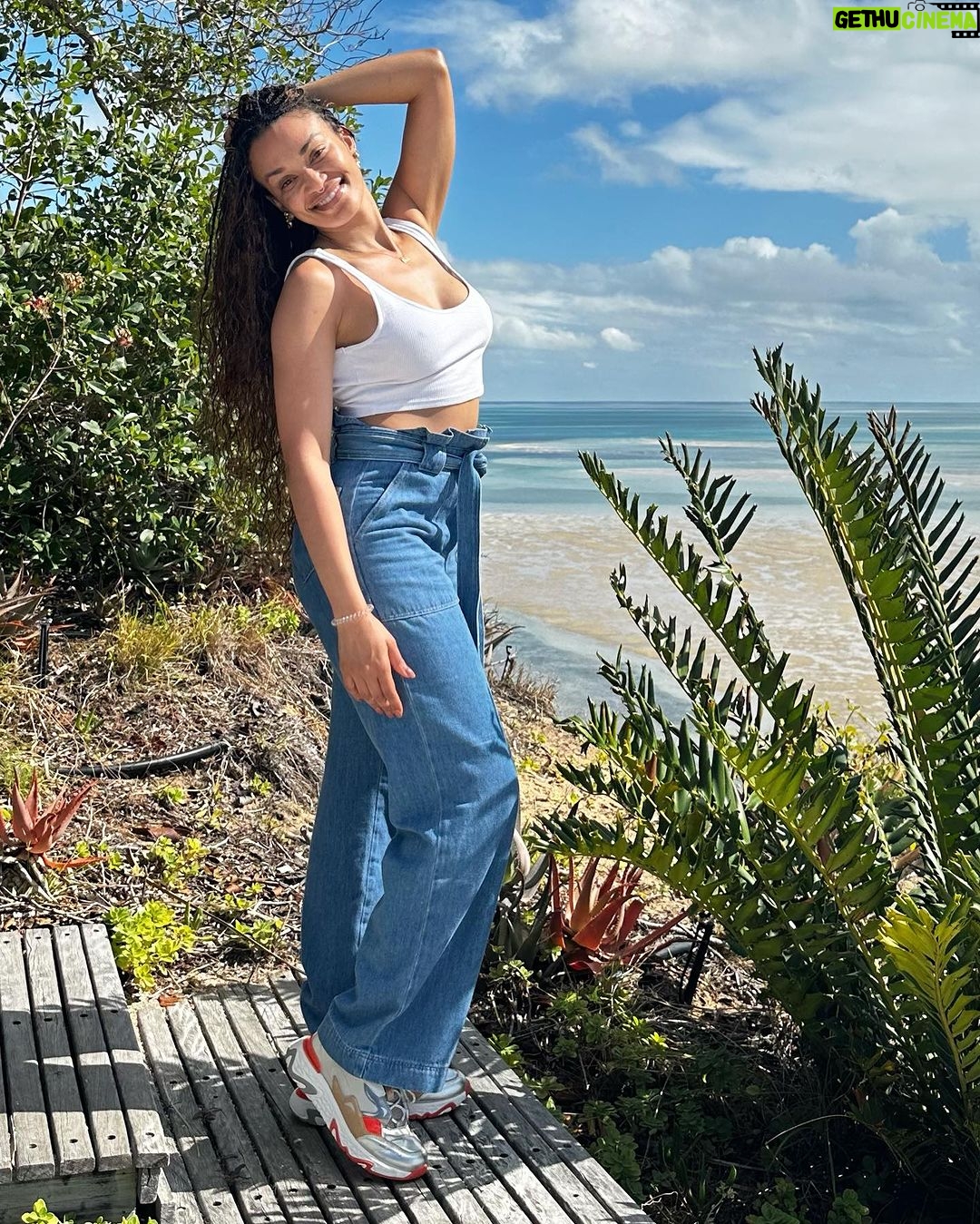 Pearl Thusi Instagram - How to have a break. Without a Kit Kat. uThandolwethu. Our love. Unbreakable. @thando__mokoena Jeans: @karllagerfeld @preview_designer_collection Sneakers : @karllagerfeld @preview_designer_collection