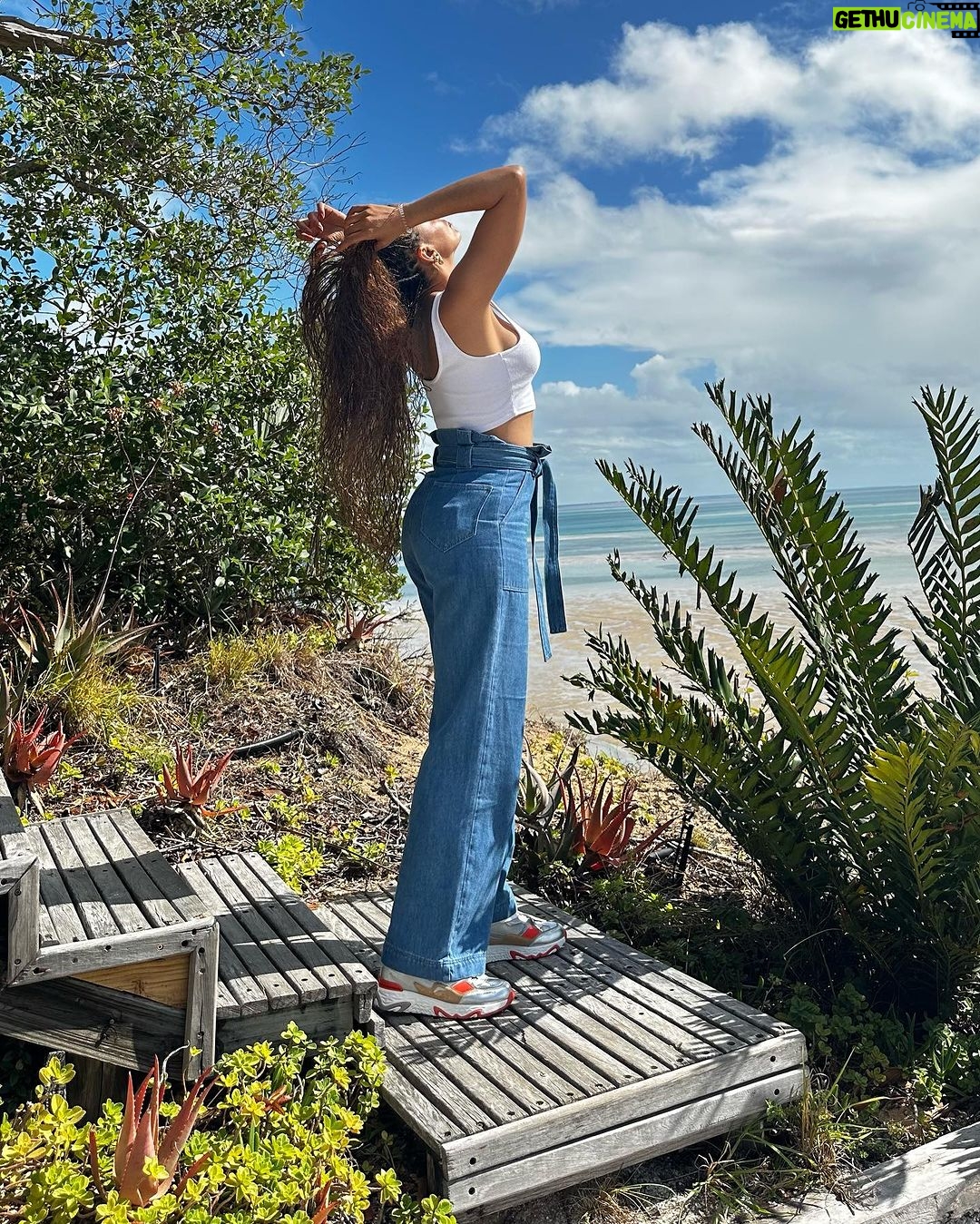Pearl Thusi Instagram - How to have a break. Without a Kit Kat. uThandolwethu. Our love. Unbreakable. @thando__mokoena Jeans: @karllagerfeld @preview_designer_collection Sneakers : @karllagerfeld @preview_designer_collection