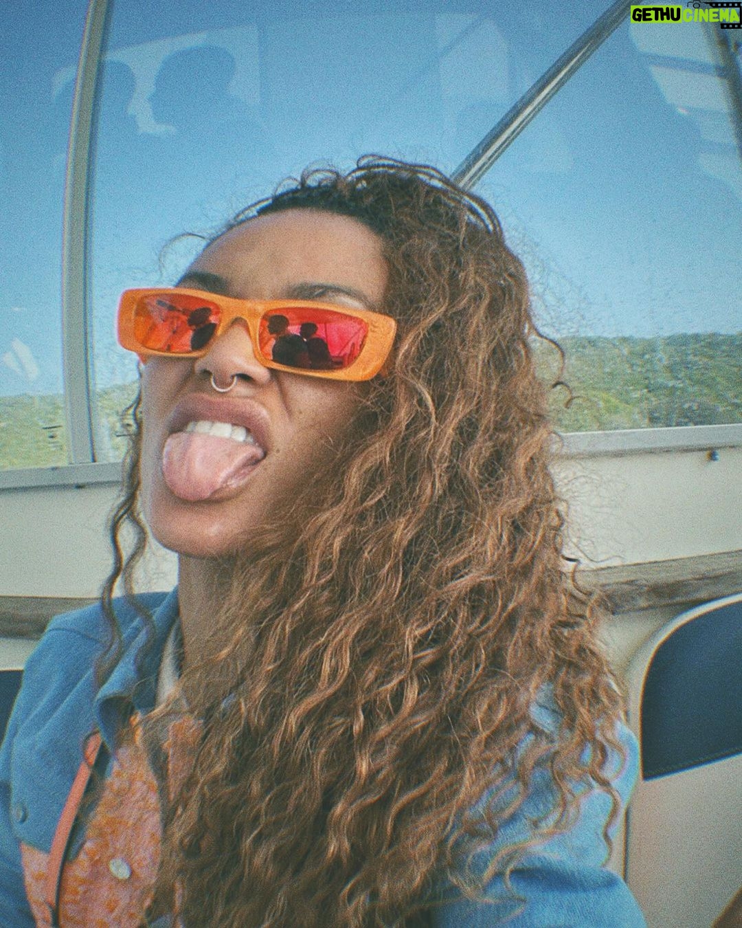 Pearl Thusi Instagram - Relax your shoulders while swiping. ๐งก Morning ๐ Santa Maria Mozambique