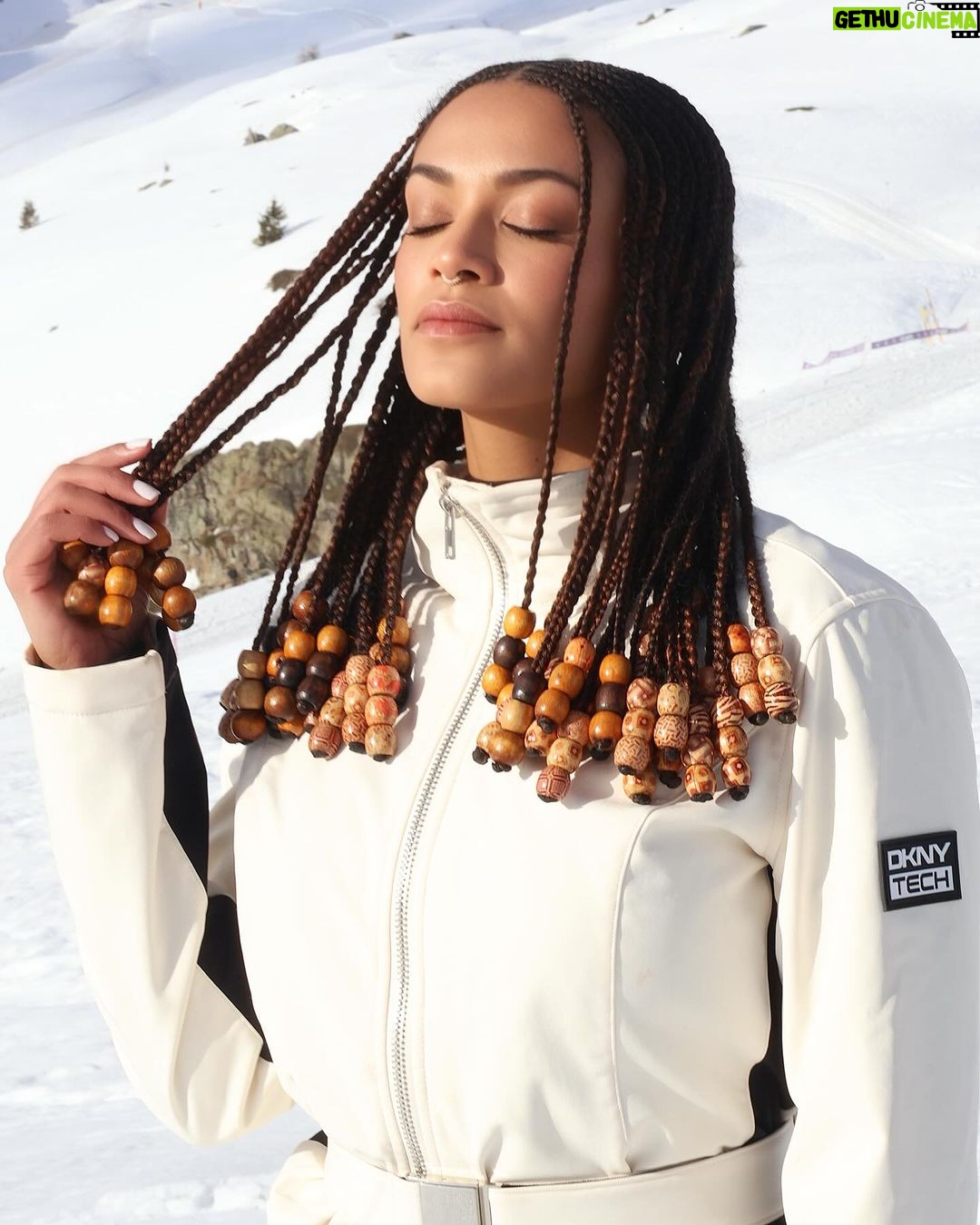 Pearl Thusi Instagram - Pearls on Ice. Entire fit from @preview_designer_collection 🤍 Alpe d'Huez