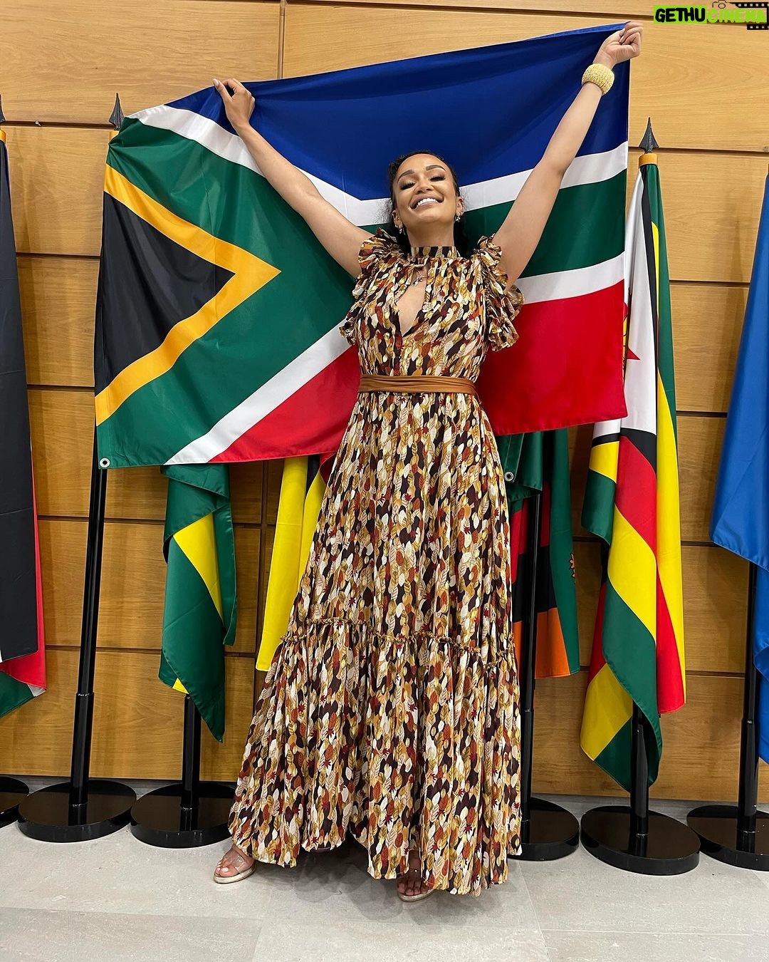 Pearl Thusi Instagram - I love traveling the continent and doing work that uplifts across borders. I forgot to share this… I’ve lived a really blessed life. #ghana