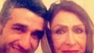 Pejman Jamshidi Instagram - اين مناسبات بهانه است ، هر روز روز توست. هر لحظه و هرچيزي كه هست متعلق به تو و آغشته به بوي توست.دلم هيچوقت به نبودنت عادت نكرد و نميكند.كاش مطمئن بودم كه با مرگ ، بار ديگر به هم ميرسيم . . .
دلم به شكل نفس گيري برات تنگ شده.
#مادر 
#دلتنگی
@golfarahani 
@alishadman
@meysammirzaee