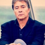 Pejman Jamshidi Instagram - براي تمام تعظيم هاي اجباري كه به آن ها تن ندادي ، ما تا هميشه به يادت سر تعظيم فرود ميآوريم. آبي ترين اسطوره ، روحت شاد💙❤️ پژمان