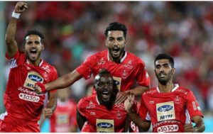 Pejman Jamshidi Instagram - كيف كرديم
كييييييف
از تك تكتون ممنونيم
خدايا شكرت
شاد باش به همه ايران
دم اونايي كه رفتن استاديوم هم گرم
#پرسپوليس_قهرمان