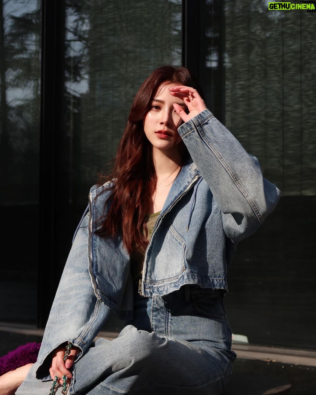 Pimchanok Luevisadpaibul Instagram - 🌳☀️ #tbt Shanghai City