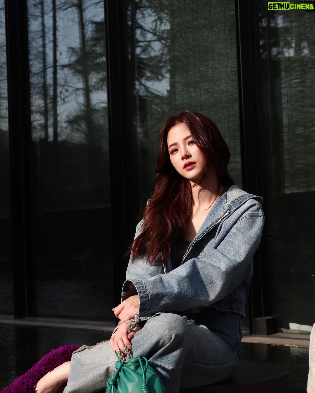 Pimchanok Luevisadpaibul Instagram - 🌳☀️ #tbt Shanghai City