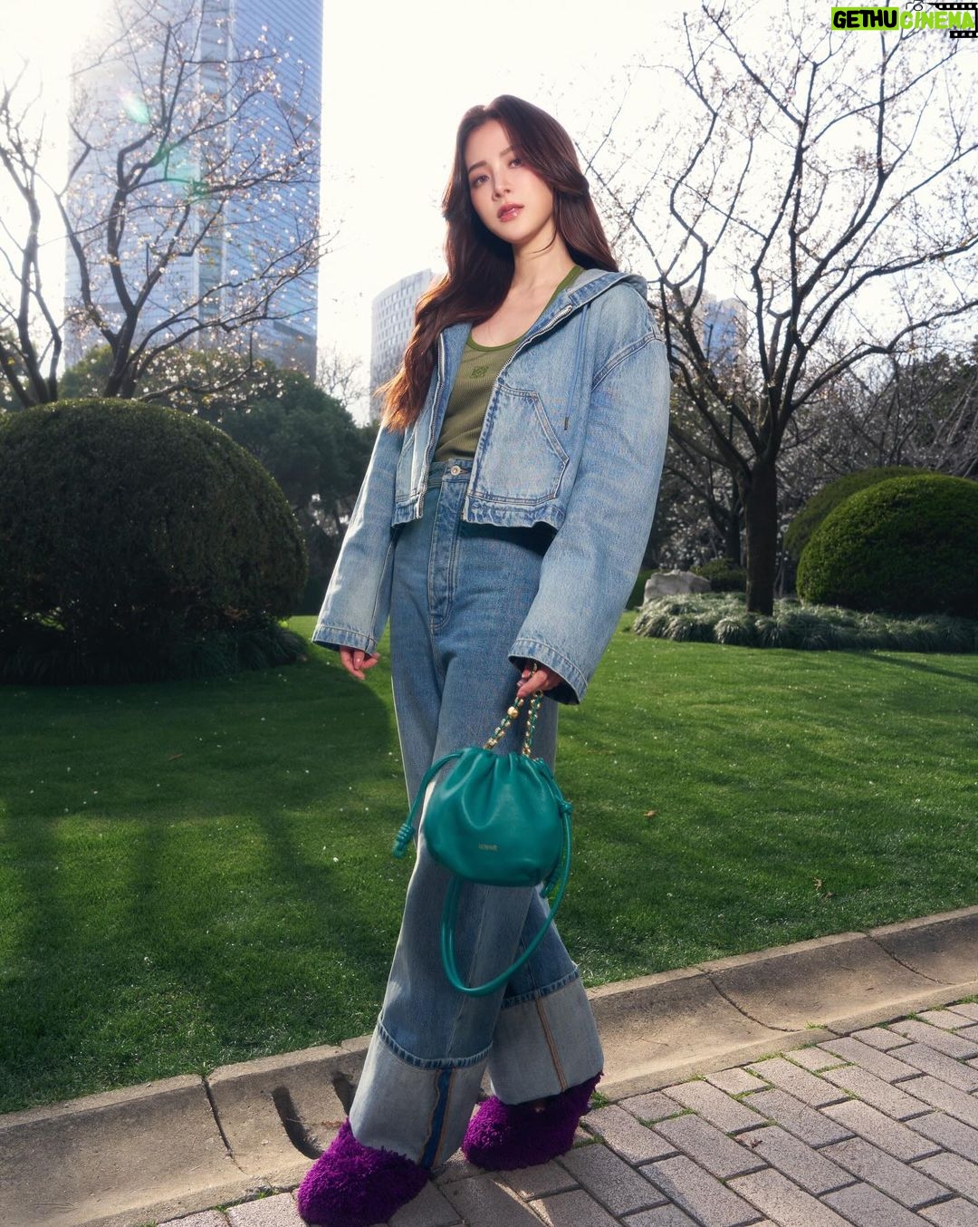 Pimchanok Luevisadpaibul Instagram - 🌳☀️ #tbt Shanghai City