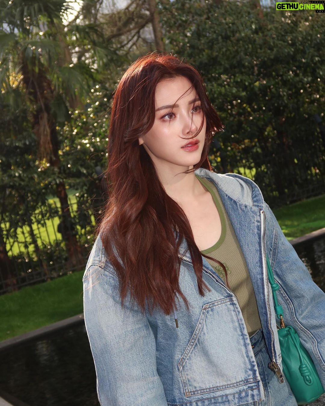 Pimchanok Luevisadpaibul Instagram - 🌳☀️ #tbt Shanghai City