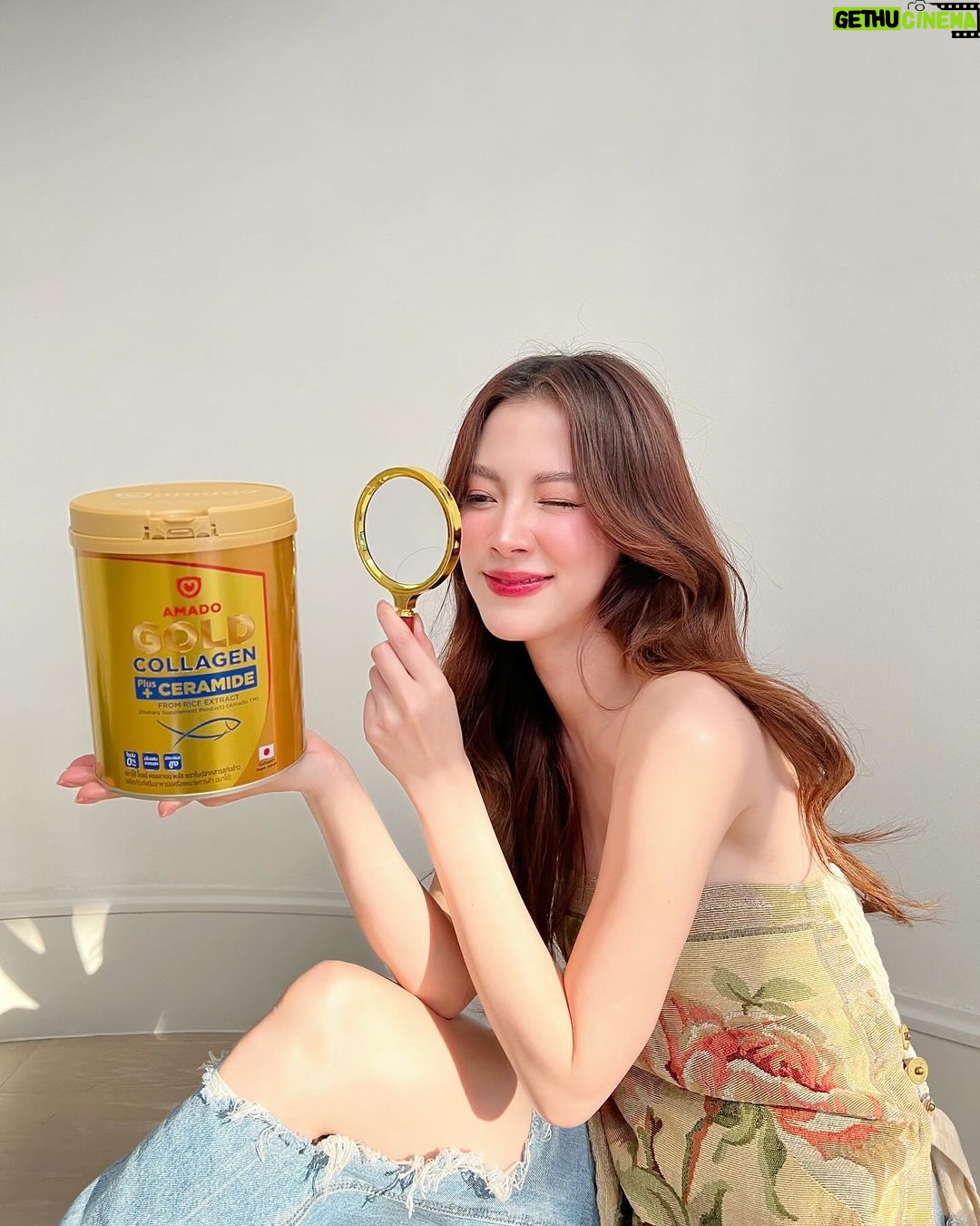 Pimchanok Luevisadpaibul Instagram - 🔎 ขยายยยยย ! อมาโด้โกลด์ คอลลาเจน ขนาดใหม่ ใหญ่ขึ้น แบบกระป๋อง 200,000 มก.และแบบซอง 300,000 มก. ขนาดไหนก็ขาดไม่ได้เลย ! 💛 #amadoxbaifern5th #โกลด์คอลลาเจน #คอลลาเจนกระป๋องทอง #amadothailand #amadogoldcollagen