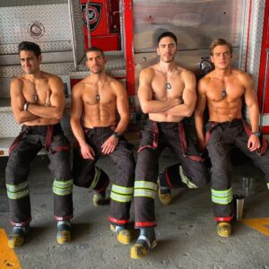 Polo Morín Instagram - Tú QUIÉN crees que se sentía incómodo en estas escenas?? 🎬🧯🚒 😂 …En qué capítulo vas tú??? DONDE HUBO FUEGO 🔥 HIGH HEAT 🔥