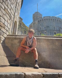 Polo Morín Instagram - Los grandes castillos están hechos de pequeñas piedras, los grandes éxitos de pequeños progresos. 🏰👨🏼‍🔧