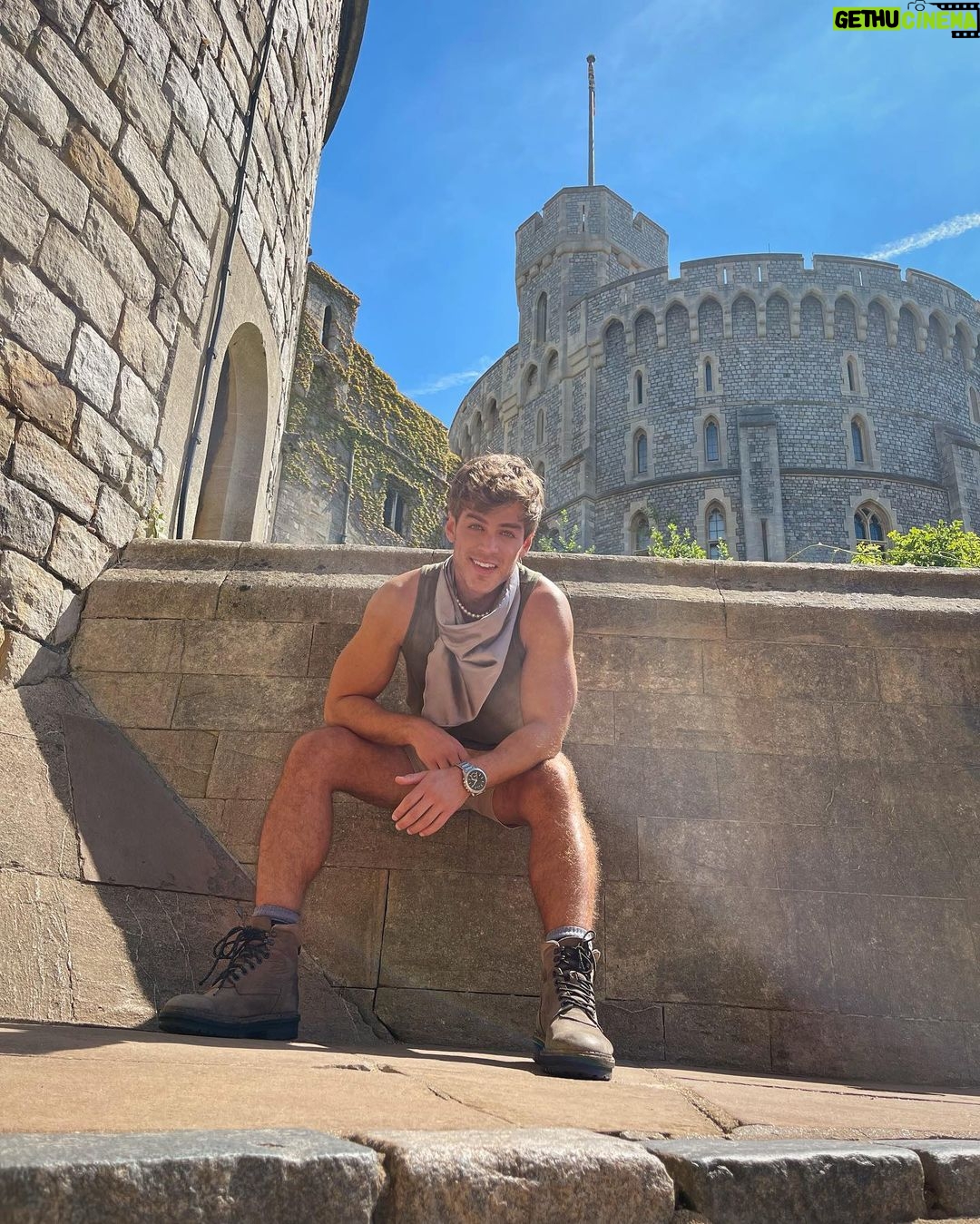Polo Morín - 86.8K Likes - Los grandes castillos están hechos de pequeñas piedras,
los grandes éxitos de pequeños progresos. 🏰👨🏼🔧