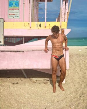 Polo Morín Instagram - 🗺🏊🏻‍♂️❤️‍🩹🩲🏝