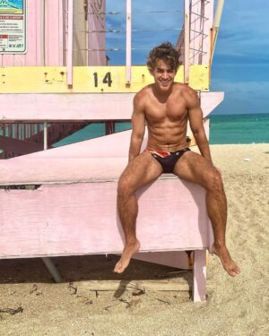 Polo Morín Instagram - 🗺🏊🏻‍♂️❤️‍🩹🩲🏝