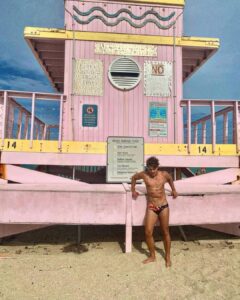 Polo Morín Instagram - 🗺🏊🏻‍♂️❤️‍🩹🩲🏝