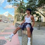 Polo Morín Instagram - Unos perros me hicieron photobomb, me caen bien. 🙃 Miami Beach, Florida