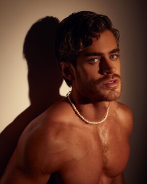 Polo Morín Instagram - No logré escoger solo una, así que subí las tres. 🔥
📸 By EL MAS CRACK: @luisdelaluz 
💇🏼‍♂️by: @arielpeimbert