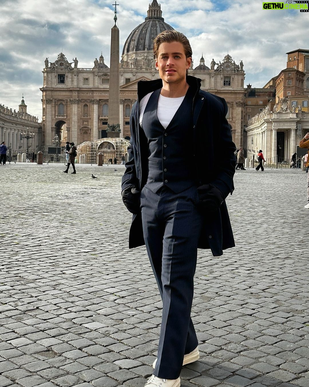 Polo Morín Instagram - Vaticano, 2024. Vatican City, Basilica Of St Peter