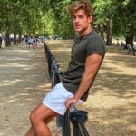 Polo Morín Instagram - Las manos correctas no te sueltan, pero te dejan ser libre. 🌳🌿🌱🍀❤️‍🔥🫶🏼