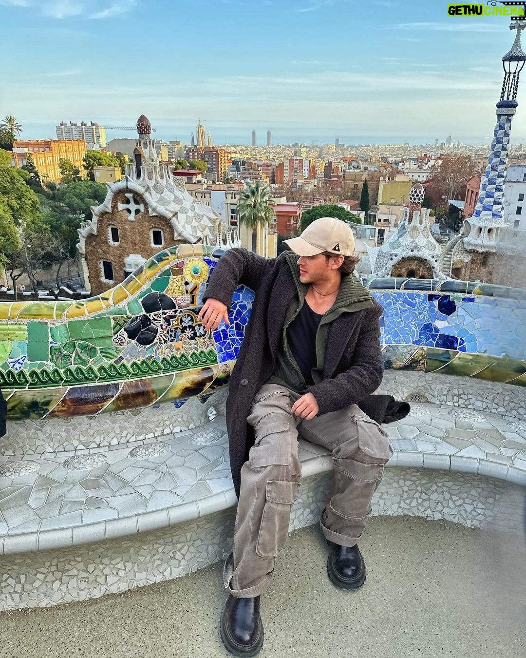 Polo Morín Instagram - Barcelona Pt. 2 🤙🏼 Parque Guell Gaudi-Barcelona