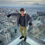 Polo Morín Instagram – Decidí que YA NO voy a dejar que mis miedos me frenen de hacer cosas que tengo ganas de hacer. 
Los que me conocen saben que tengo FOBIA (INTENSA) a las alturas… 
En estas fotos pueden ver como fue el proceso, y el secreto para lograrlo en la última foto:
<Confieso que se vuelve MUCHO MAS FÁCIL cuando te sientes acompañado por alguien que te hace sentir seguro>. :) Madrid, España