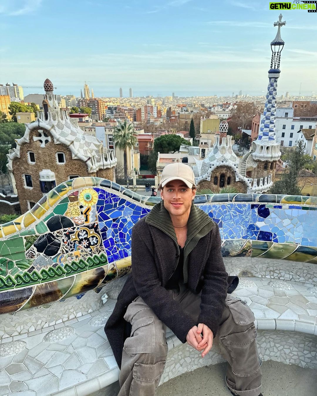 Polo Morín Instagram - Barcelona Pt. 2 🤙🏼 Parque Guell Gaudi-Barcelona