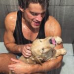 Polo Morín Instagram – Su primer baño 🐾 :)
🦮🫰🏼❣️🐾🫶🏼
#puppy