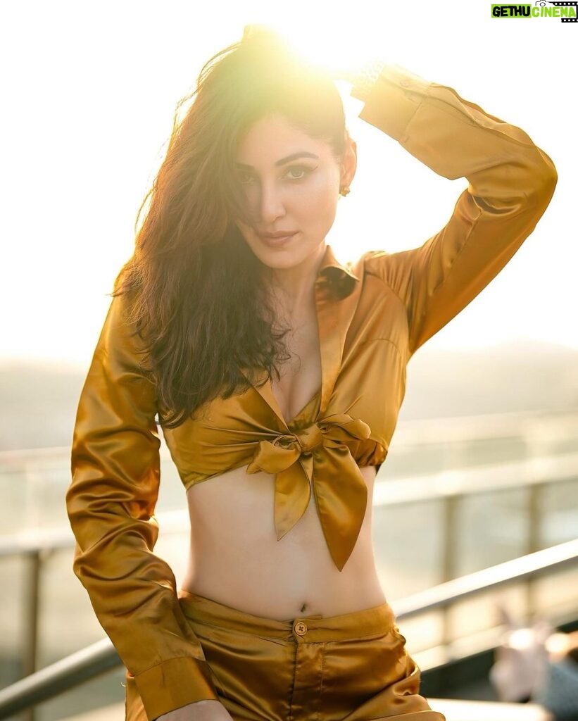 Pooja Chopra Instagram - Shine like the sun shines just for you ☀️✨