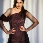 Pooja Chopra Instagram - One of my biggest honours would definitely be felicitating the winners at, Pune’s Education Excellence Awards to the university’s that churn out the brightest minds.. Amazing initiative @thepunemirror & @rakesh_malhotra10 thank you for having me.. Had an incredible time and was an absolute honour to be the Chief Guest 🙏🏻 Wearing @babitamalkani Make up n hair by @leesbeautyofficial Concept shot & edited by @pixago_india