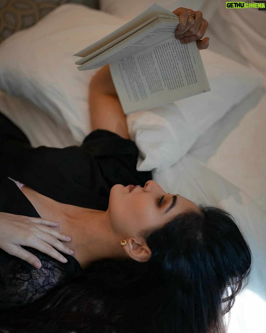 Pooja Chopra Instagram - She & her books of fantasy 🧜♂️🧚♂️