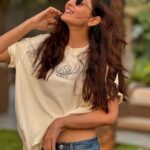 Pooja Chopra Instagram – 🦁+🌻

📸 by @aamirmeer_5