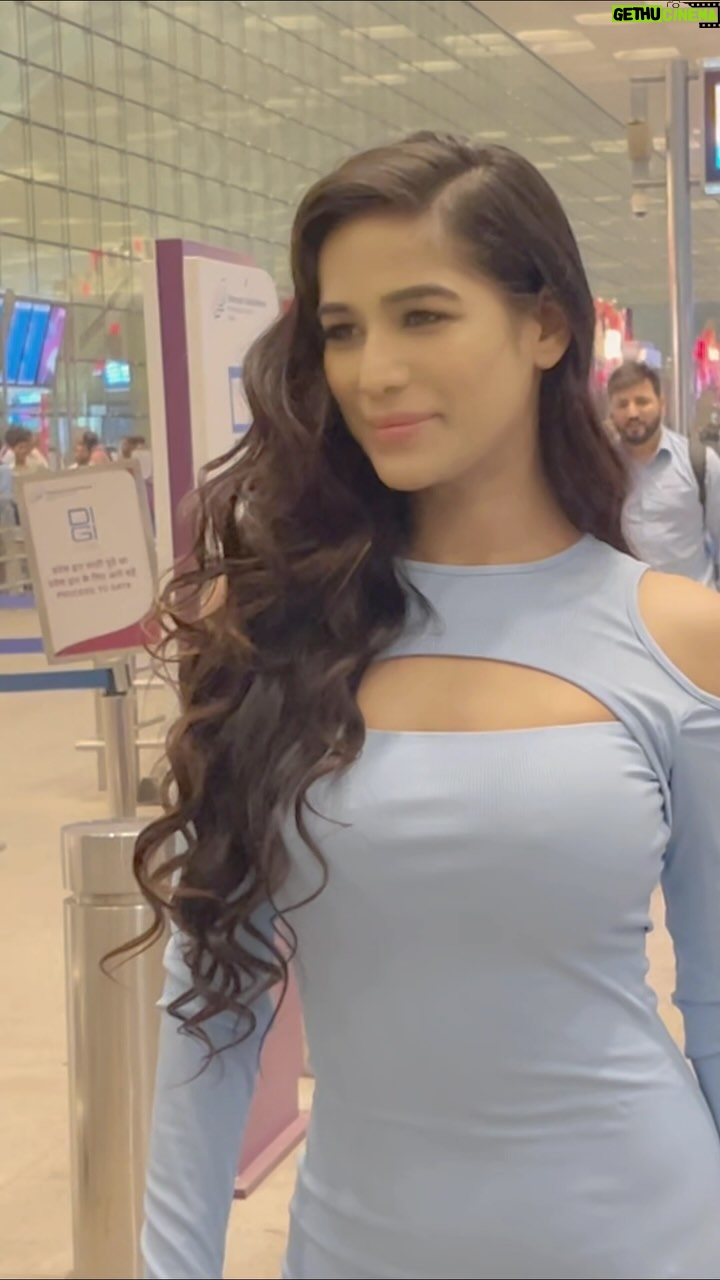 Poonam Pandey Instagram - What do you think about this dress? . . #poonampandey #poonampandeyreal #sexy #réel