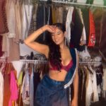 Poonam Pandey Instagram – Christmas vibe in Saree! 😜