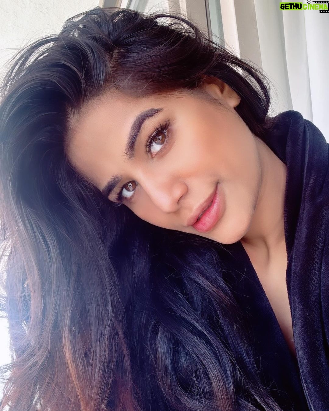 Poonam Pandey Instagram - Lazy weekend morning… . . #poonampandey #morning #fun #balcony #photoday