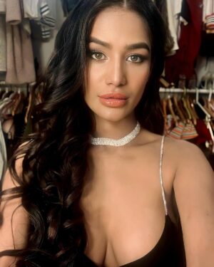 Poonam Pandey Instagram - Caught between Outfit choices and closet chaos- the struggle is real 
.
.
#poonampandey #blackdress #wardrobe