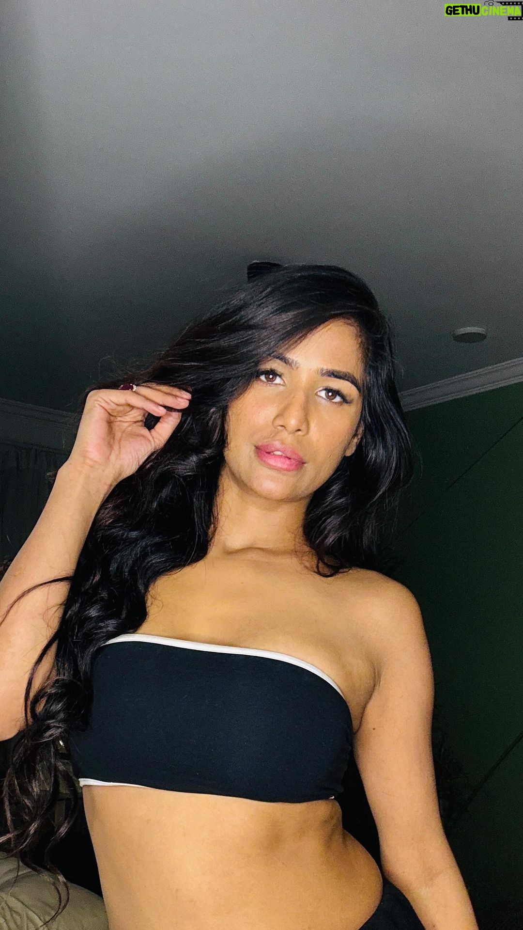 Poonam Pandey Instagram - Vibing on this one 😜 . . #poonampandey #poonampandeyreal #favtrack #sexy #reel