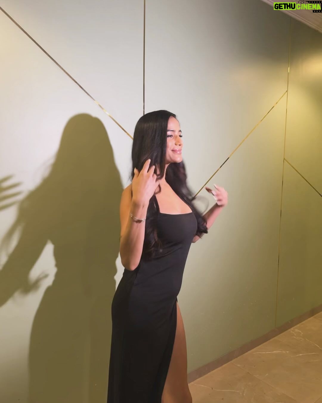 Poonam Pandey Instagram - I still can’t believe this year is about to end.