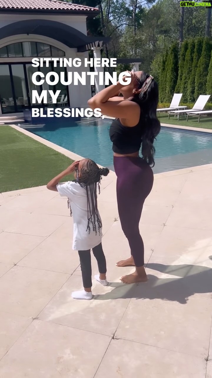 Porsha Williams Guobadia Instagram - Eclipses bring profound endings and new beginnings☀️🌑 The moon loves the sun just as shadows love the light. Love the shadows until your love transforms into light. ❤️ #LookAtGod #Eclipse My World @pilarjhena Georgia