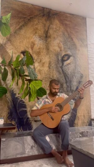 Pranav Mohanlal Instagram - 🎵 An interpretation of a favourite - Vincent by Don McLean #musictime #starrystarrynight #lifeinanutshell