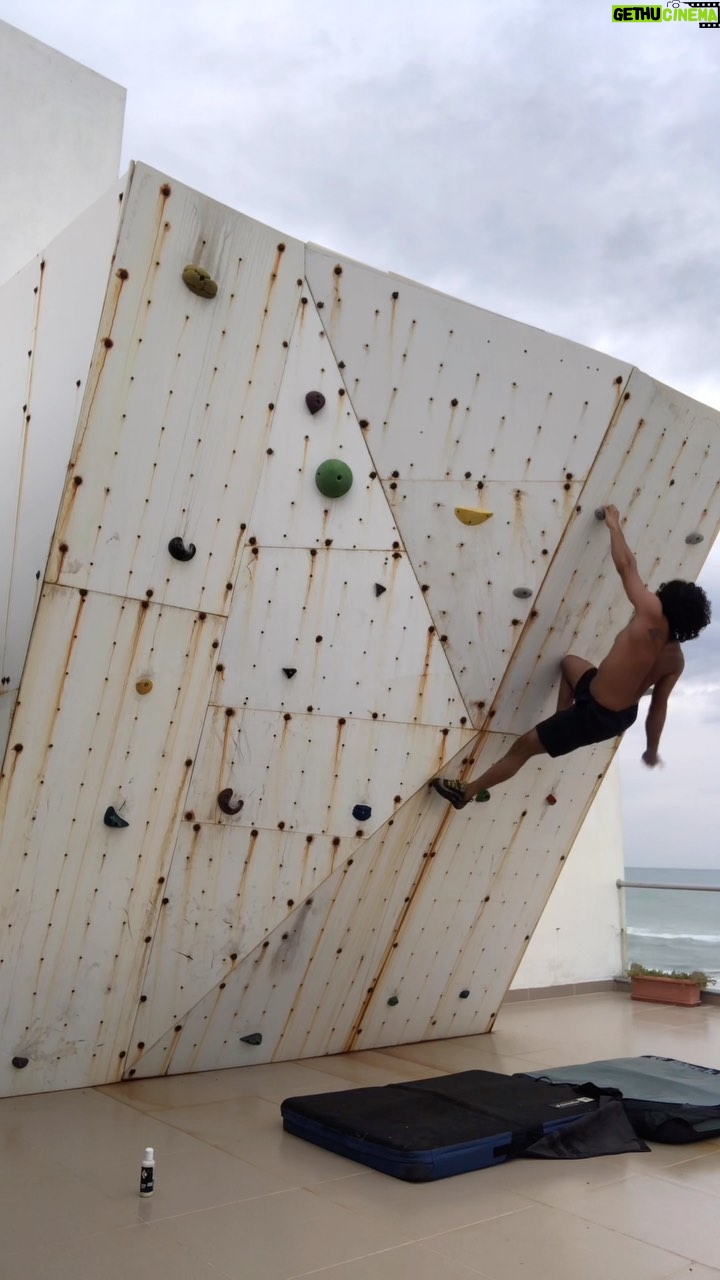 Pranav Mohanlal - 235.6K Likes - 🧗🏻♂️🙃 #rockclimbing #bouldering #lifeinanutshell #buildering