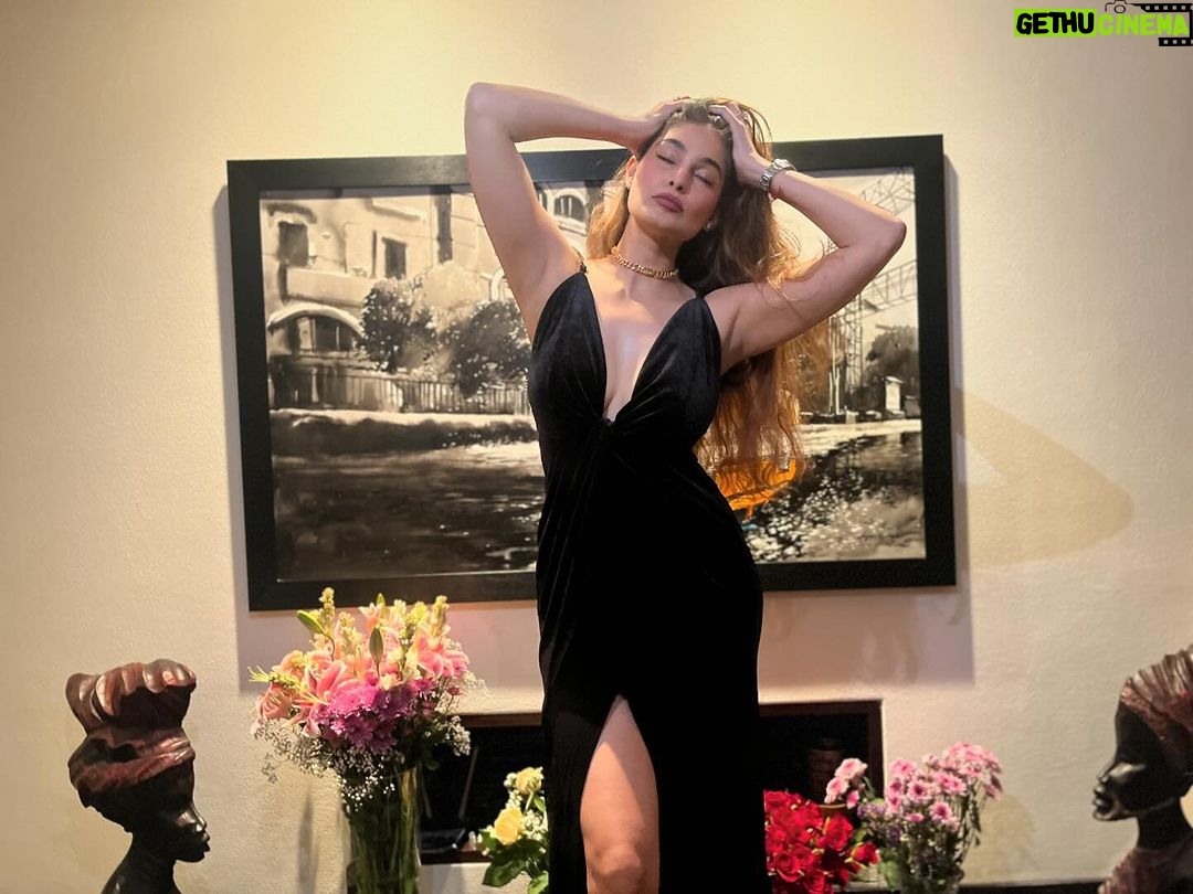 Puja Gupta Instagram - 🖤🖤🖤 Mumbai, Maharashtra