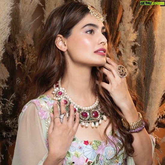Puja Gupta Instagram - @iampujagupta mesmerising us by her looks as usual with our Ruby Necklace Set along with ruby ring and uncut diamond bangles… . Creating magic✨ . Muse: @iampujagupta Jewellery: @golecha_jewels Designer: @riddhimajithiaofficial MUA: @makeupbymausam 📸: @lumosnoxphotography . #pujagupta #choker #necklace #earrings #chaandbali #smile #glamour #luxury #collection #jewellery #golechasjewels #golechas #ring #bangle #adorable #royal #elegance #bridal #jewels #jewellery #golechasjewels #jewels #jewelry #bridal #classic #royal #heritage #luxury #pret #mustvisitplace #jaipur #bombay #delhi GOLECHA'S JEWELLERS